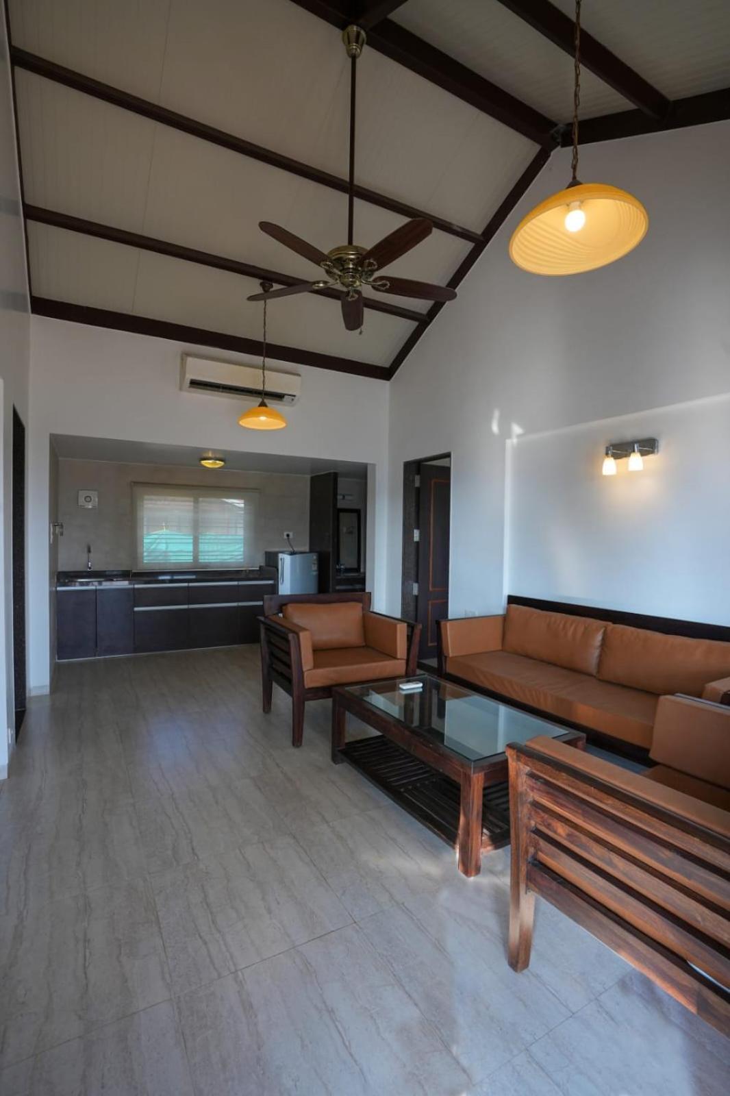 E&G Green Courts Resort At Koroli Hill Station 纳西克 外观 照片